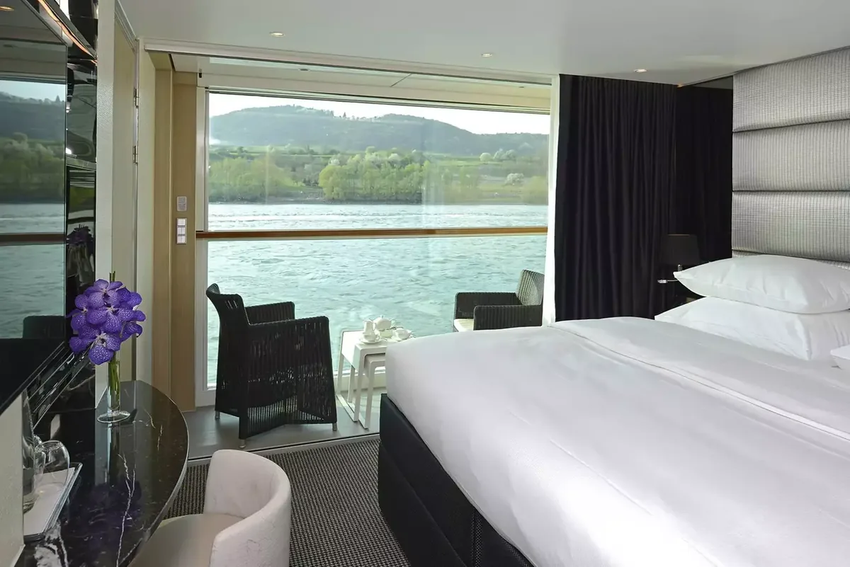 Scenic Sun Lounge Suite